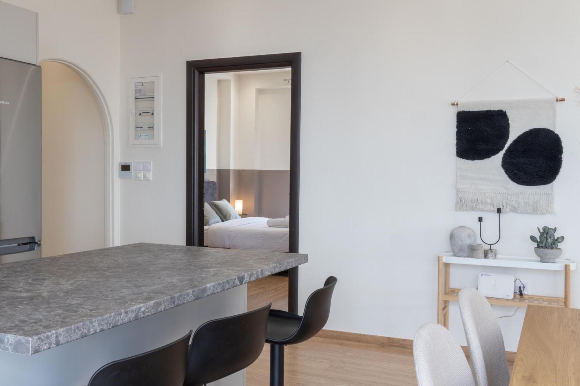 Luxurious 3-Bedroom Seaside Retreat Fully Renovated In 2025 Афіни Екстер'єр фото