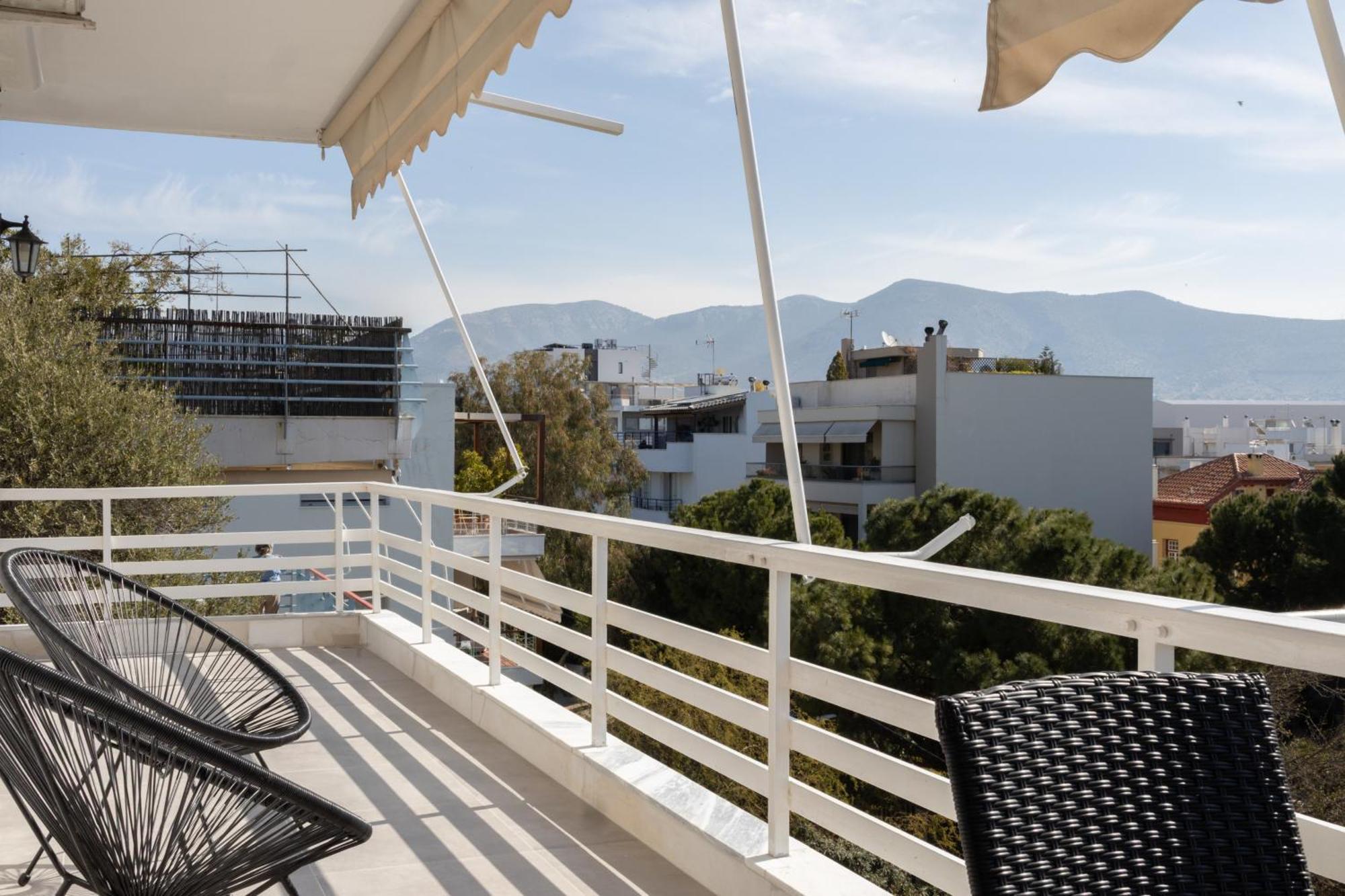 Luxurious 3-Bedroom Seaside Retreat Fully Renovated In 2025 Афіни Екстер'єр фото