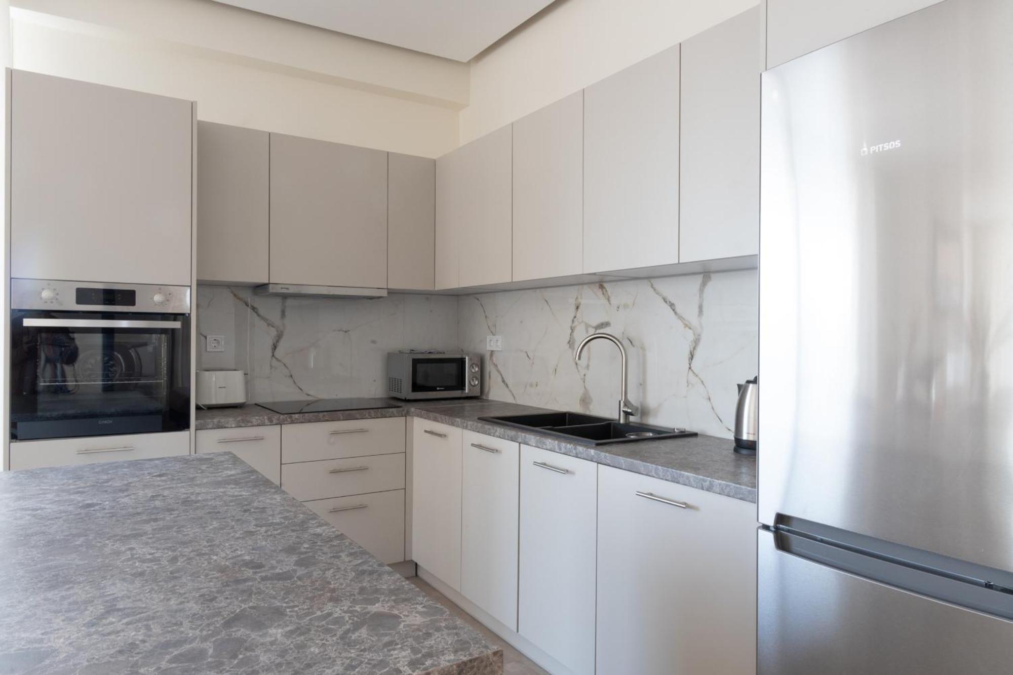 Luxurious 3-Bedroom Seaside Retreat Fully Renovated In 2025 Афіни Екстер'єр фото