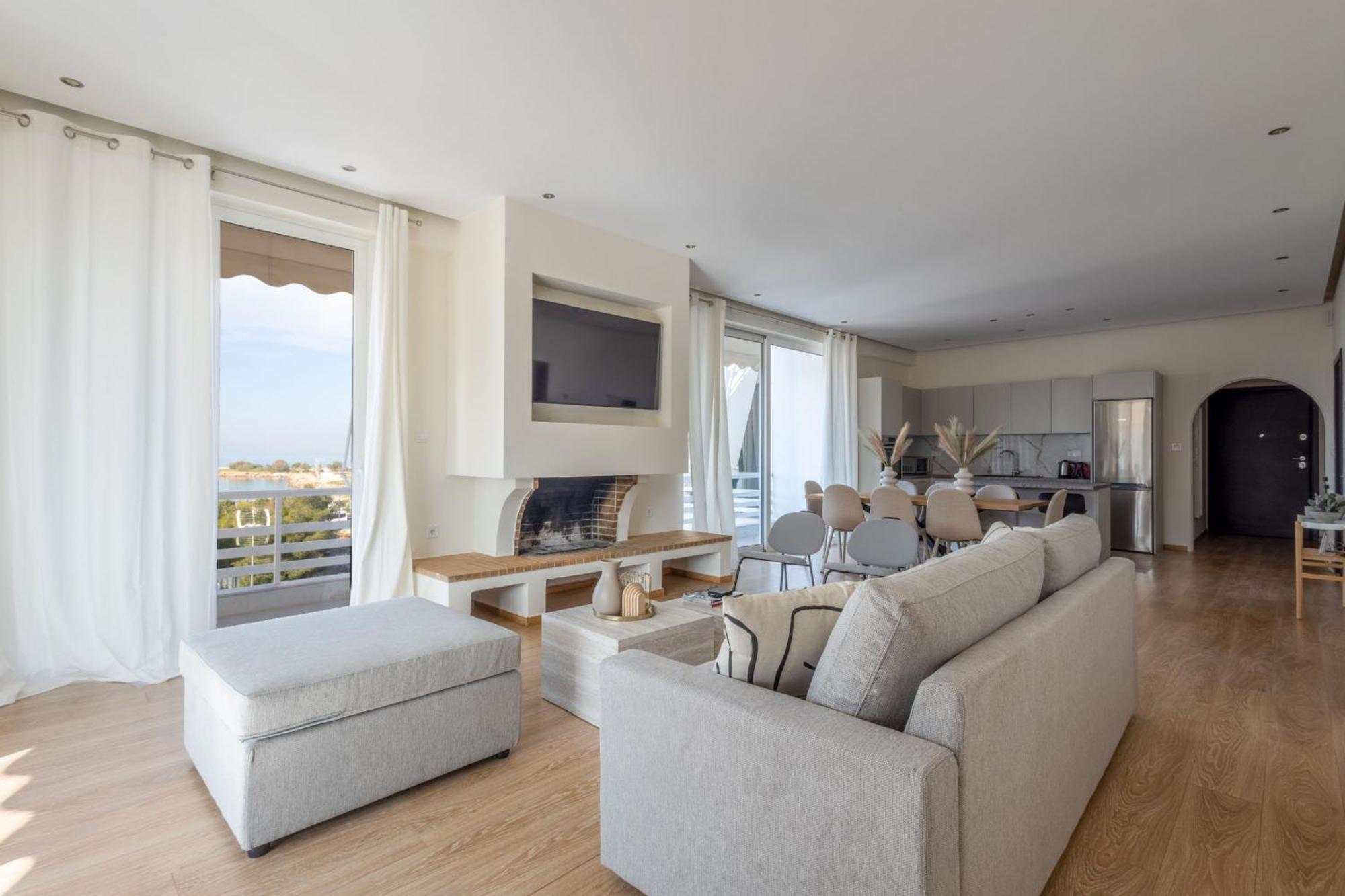Luxurious 3-Bedroom Seaside Retreat Fully Renovated In 2025 Афіни Екстер'єр фото